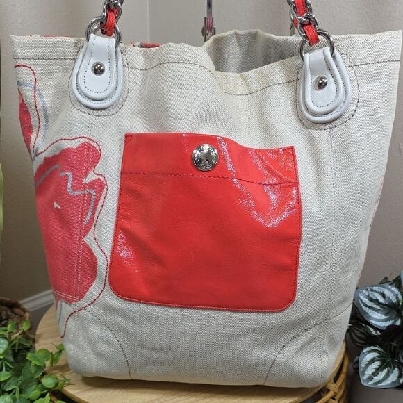 Coach Poppy Placed Flower Bella Tote - Picture 5 of 13